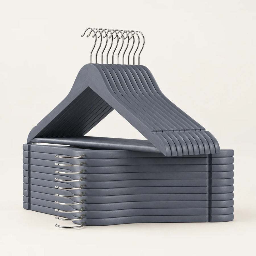 Cintre costume en bois gris Coreji — vue produit